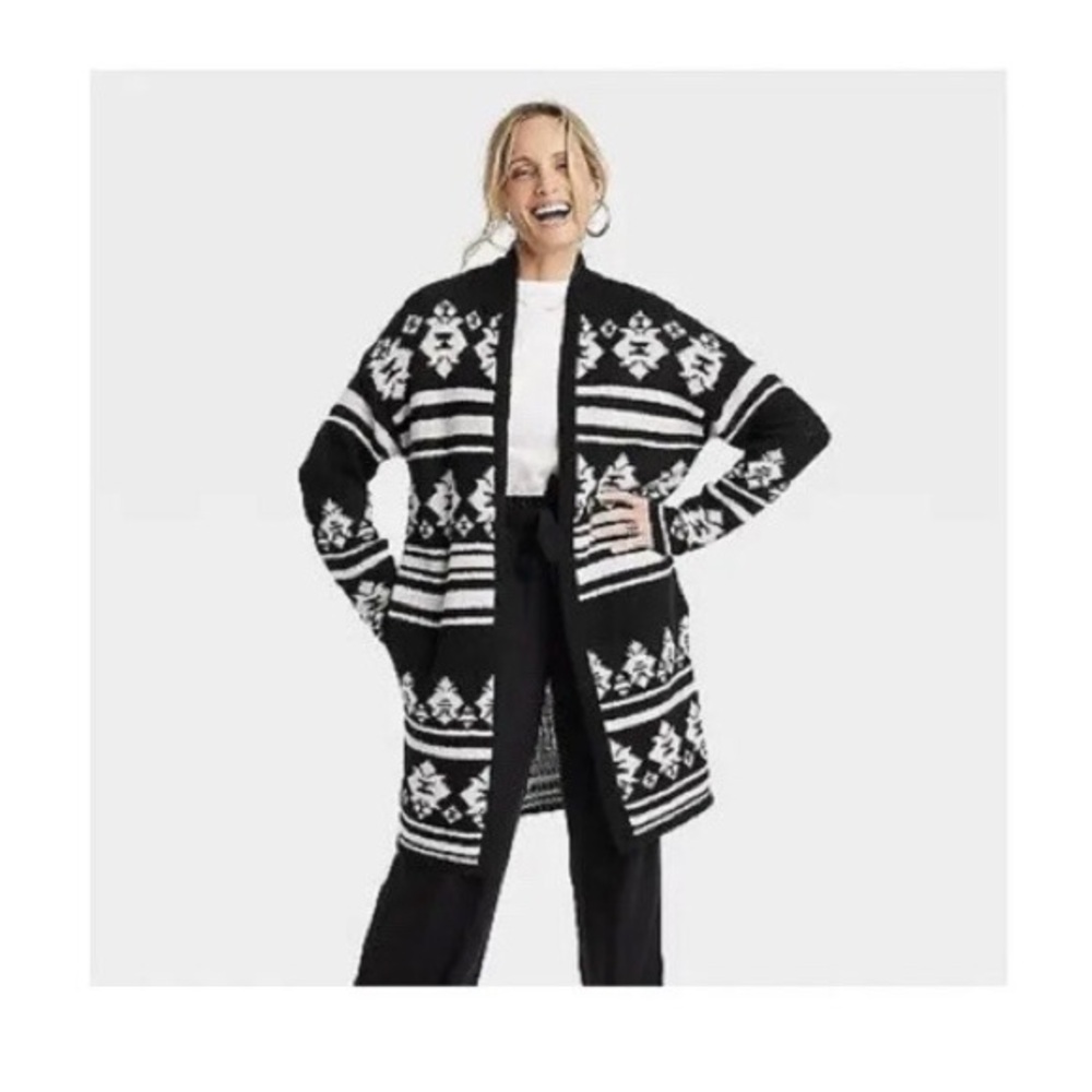 Knox Rose Black and White Aztec Print Cardigan